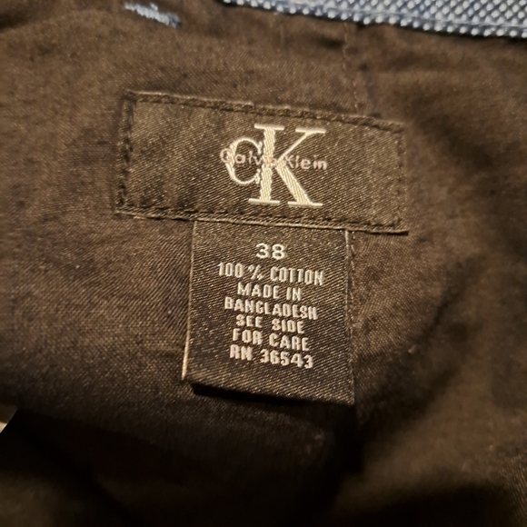 Calvin Klein men's size 38, 2 tone blue shorts - Picture 3 of 5